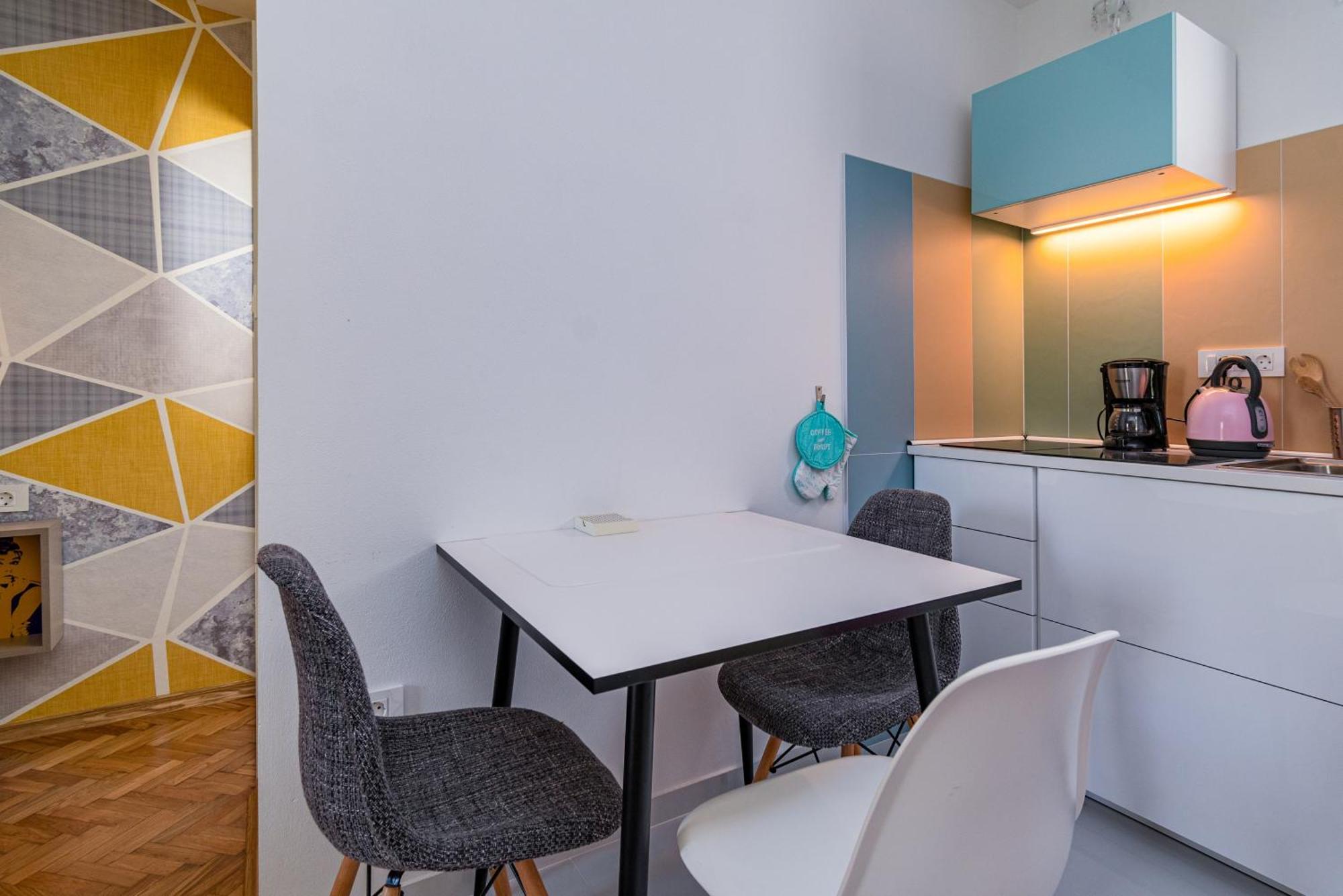 Apartments And Rooms By The Sea Banjol, Rab - 5077 Εξωτερικό φωτογραφία