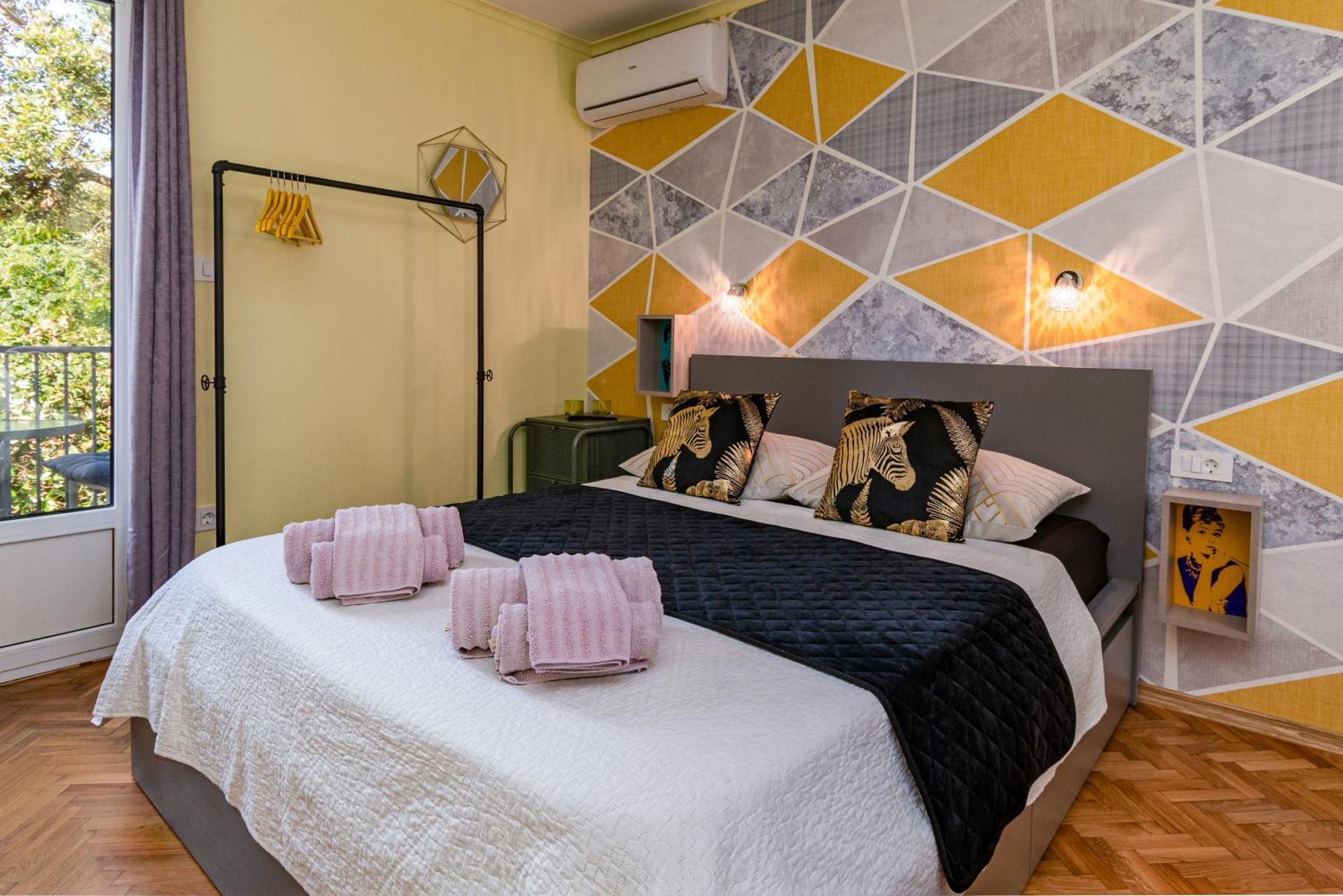 Apartments And Rooms By The Sea Banjol, Rab - 5077 Εξωτερικό φωτογραφία
