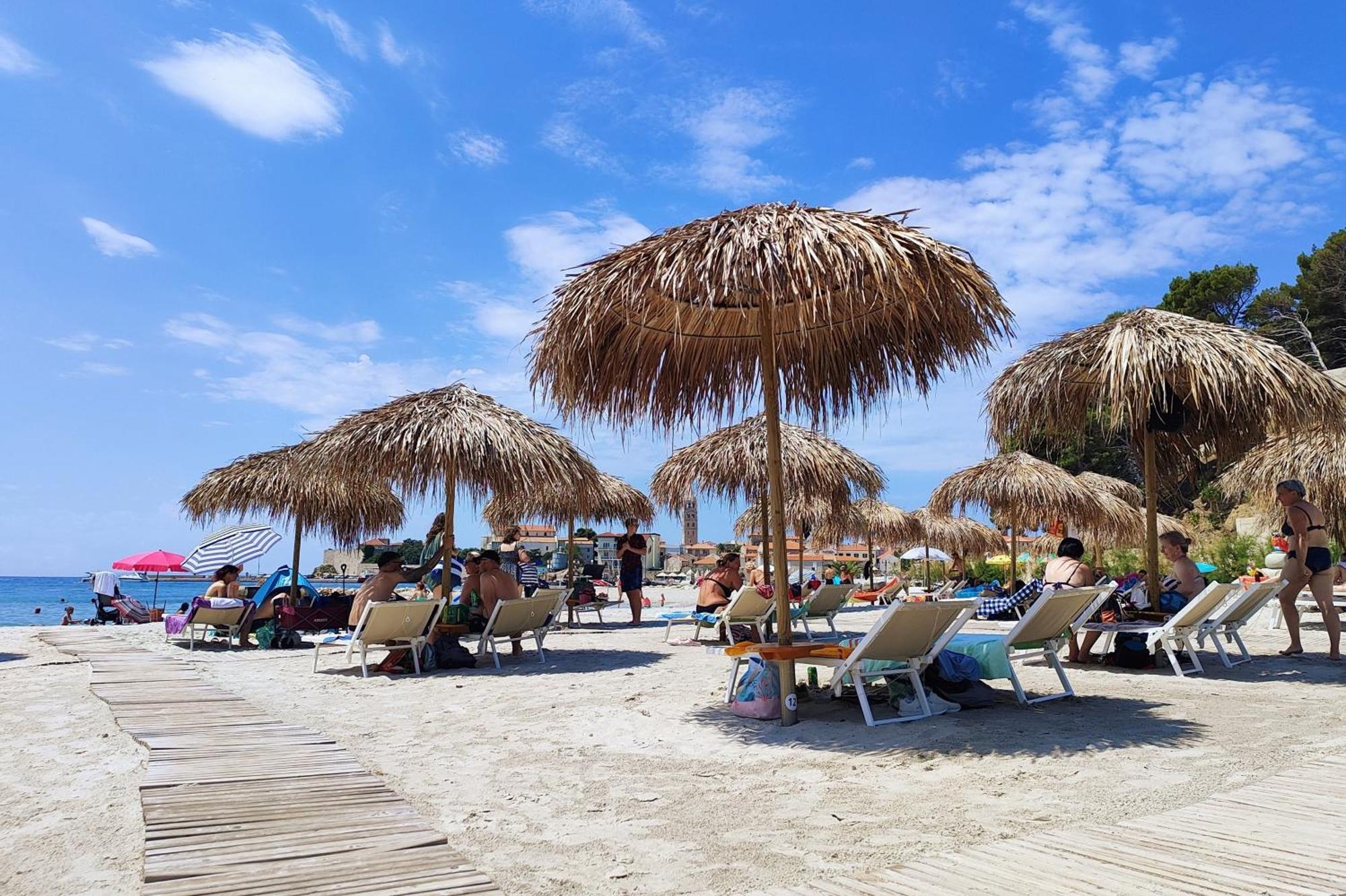 Apartments And Rooms By The Sea Banjol, Rab - 5077 Εξωτερικό φωτογραφία
